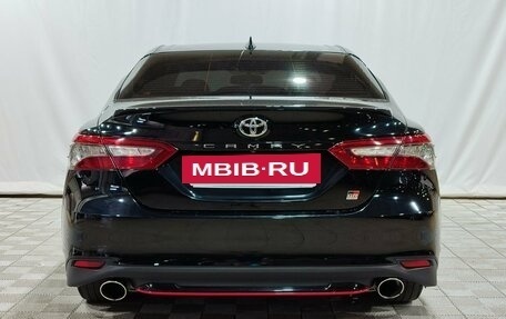 Toyota Camry, 2021 год, 3 300 000 рублей, 6 фотография