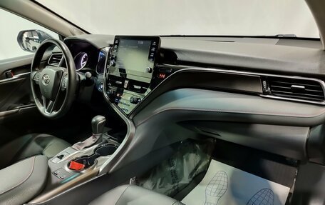 Toyota Camry, 2021 год, 3 300 000 рублей, 14 фотография