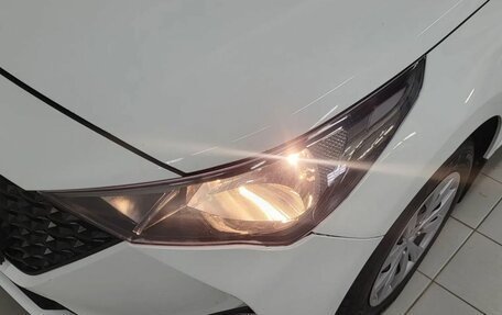 Hyundai Solaris II рестайлинг, 2021 год, 1 590 000 рублей, 8 фотография