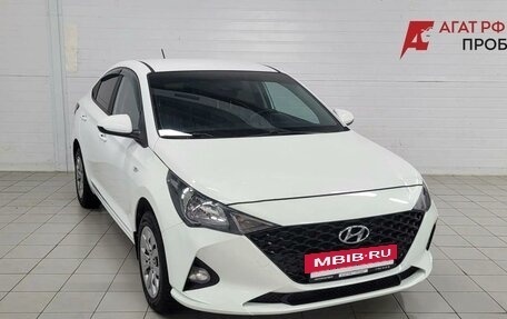 Hyundai Solaris II рестайлинг, 2021 год, 1 590 000 рублей, 6 фотография