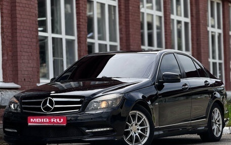Mercedes-Benz C-Класс, 2011 год, 777 777 рублей, 1 фотография