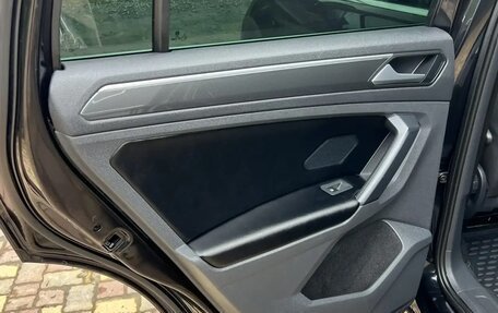 Volkswagen Tiguan II, 2017 год, 2 195 000 рублей, 19 фотография