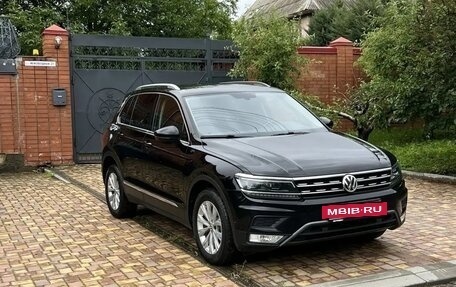Volkswagen Tiguan II, 2017 год, 2 195 000 рублей, 2 фотография