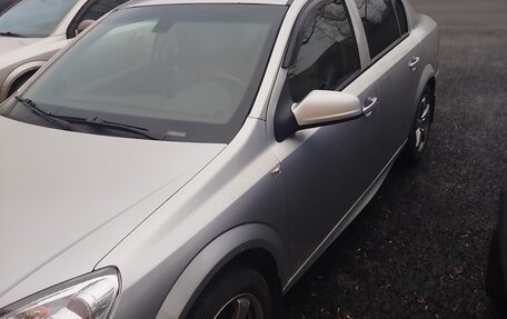 Opel Astra J, 2013 год, 585 000 рублей, 2 фотография