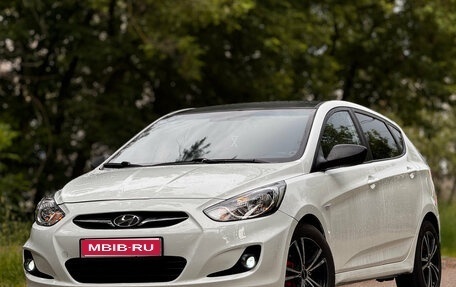 Hyundai Solaris II рестайлинг, 2011 год, 799 999 рублей, 1 фотография