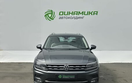 Volkswagen Tiguan II, 2019 год, 3 050 000 рублей, 2 фотография