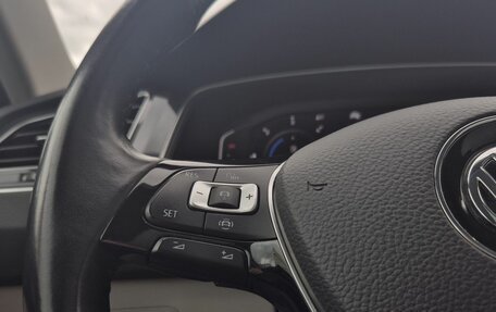 Volkswagen Tiguan II, 2019 год, 3 050 000 рублей, 12 фотография