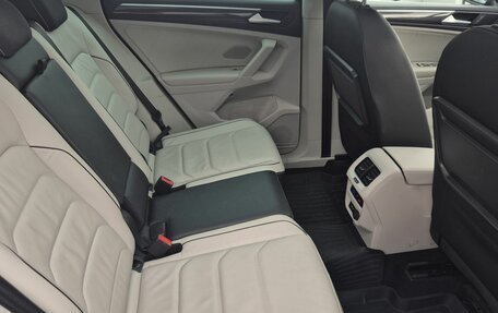 Volkswagen Tiguan II, 2019 год, 3 050 000 рублей, 21 фотография
