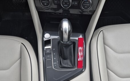Volkswagen Tiguan II, 2019 год, 3 050 000 рублей, 16 фотография