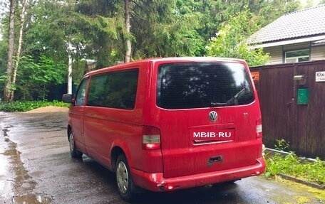 Volkswagen Transporter T5 рестайлинг, 2004 год, 835 000 рублей, 2 фотография