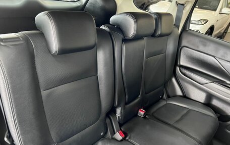 Mitsubishi Outlander III рестайлинг 3, 2013 год, 1 545 000 рублей, 9 фотография