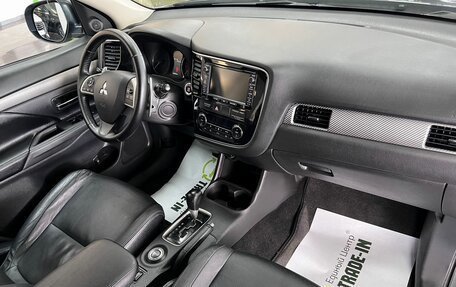 Mitsubishi Outlander III рестайлинг 3, 2013 год, 1 545 000 рублей, 13 фотография