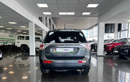 Mitsubishi Outlander III рестайлинг 3, 2013 год, 1 545 000 рублей, 4 фотография
