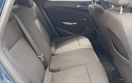 Opel Astra J, 2011 год, 659 000 рублей, 13 фотография