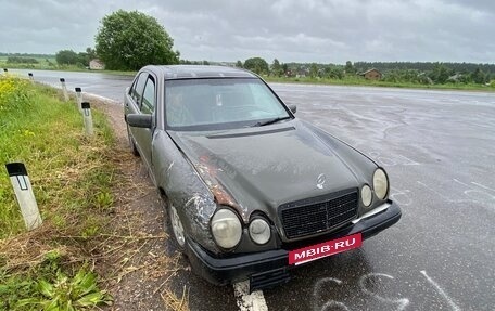 Mercedes-Benz E-Класс, 1995 год, 170 000 рублей, 2 фотография