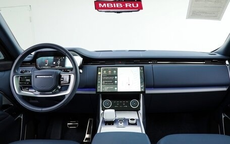 Land Rover Range Rover IV рестайлинг, 2024 год, 14 000 000 рублей, 11 фотография