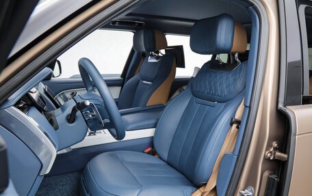 Land Rover Range Rover IV рестайлинг, 2024 год, 14 000 000 рублей, 13 фотография