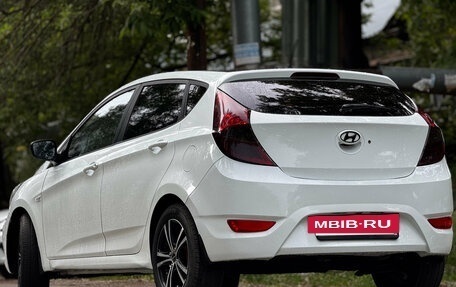 Hyundai Solaris II рестайлинг, 2011 год, 799 999 рублей, 4 фотография