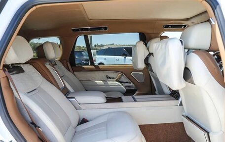 Land Rover Range Rover IV рестайлинг, 2025 год, 15 000 000 рублей, 18 фотография