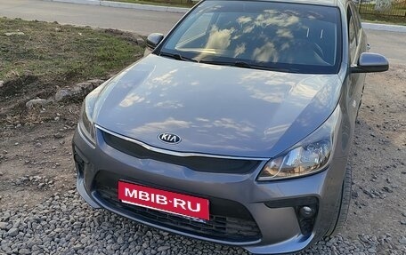 KIA Rio IV, 2017 год, 1 300 000 рублей, 1 фотография