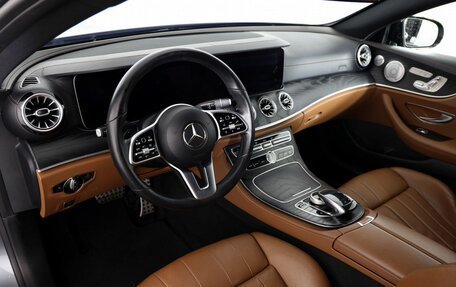 Mercedes-Benz E-Класс, 2019 год, 3 450 000 рублей, 11 фотография