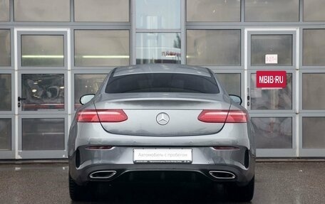 Mercedes-Benz E-Класс, 2019 год, 3 450 000 рублей, 5 фотография