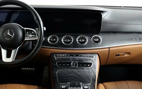 Mercedes-Benz E-Класс, 2019 год, 3 450 000 рублей, 15 фотография