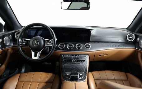 Mercedes-Benz E-Класс, 2019 год, 3 450 000 рублей, 14 фотография
