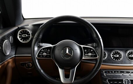 Mercedes-Benz E-Класс, 2019 год, 3 450 000 рублей, 19 фотография