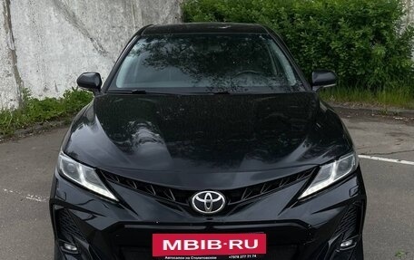 Toyota Camry, 2021 год, 2 400 000 рублей, 3 фотография