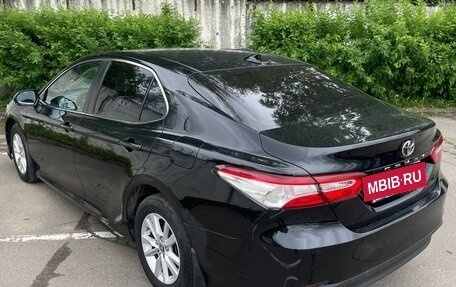 Toyota Camry, 2021 год, 2 400 000 рублей, 4 фотография
