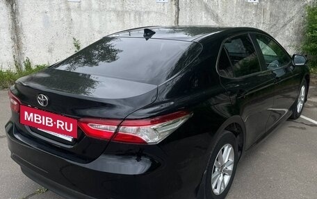 Toyota Camry, 2021 год, 2 400 000 рублей, 5 фотография