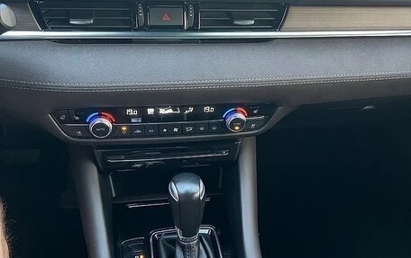Mazda 6, 2018 год, 1 910 000 рублей, 6 фотография