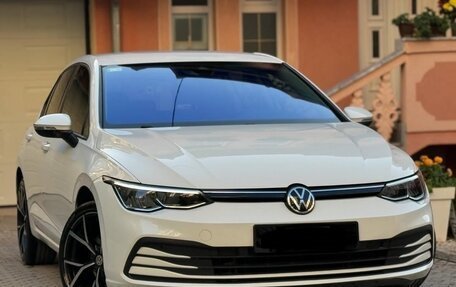 Volkswagen Golf VIII, 2023 год, 1 730 000 рублей, 3 фотография