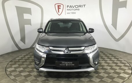 Mitsubishi Outlander III рестайлинг 3, 2018 год, 1 849 000 рублей, 2 фотография