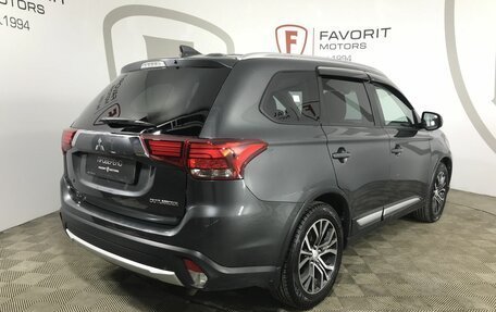 Mitsubishi Outlander III рестайлинг 3, 2018 год, 1 849 000 рублей, 6 фотография