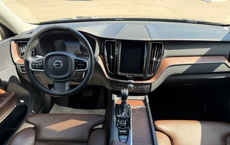 Volvo XC60 II, 2018 год, 3 500 000 рублей, 9 фотография