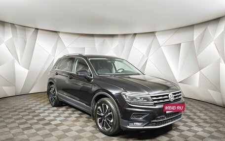 Volkswagen Tiguan II, 2018 год, 2 197 000 рублей, 3 фотография