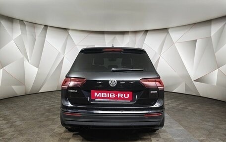 Volkswagen Tiguan II, 2018 год, 2 197 000 рублей, 8 фотография