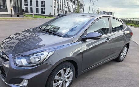 Hyundai Solaris II рестайлинг, 2011 год, 855 000 рублей, 5 фотография