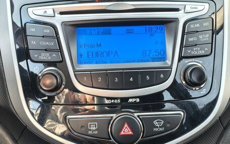 Hyundai Solaris II рестайлинг, 2011 год, 855 000 рублей, 9 фотография