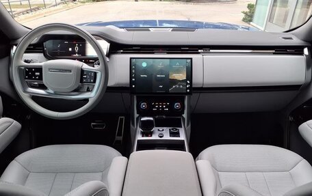 Land Rover Range Rover IV рестайлинг, 2025 год, 14 000 000 рублей, 8 фотография