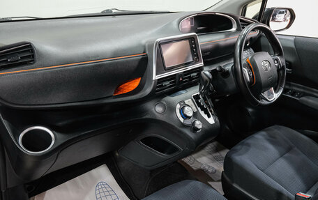 Toyota Sienta II, 2016 год, 1 249 000 рублей, 14 фотография