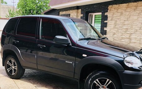 Chevrolet Niva I рестайлинг, 2017 год, 870 000 рублей, 3 фотография