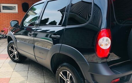 Chevrolet Niva I рестайлинг, 2017 год, 870 000 рублей, 9 фотография