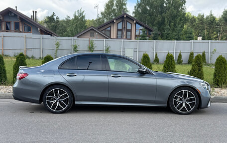 Mercedes-Benz E-Класс, 2022 год, 4 500 000 рублей, 2 фотография