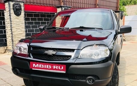 Chevrolet Niva I рестайлинг, 2017 год, 870 000 рублей, 13 фотография
