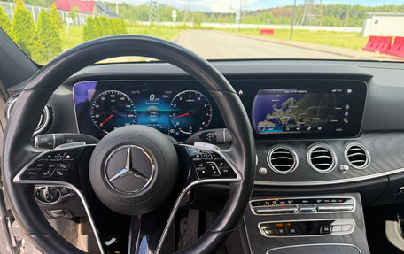 Mercedes-Benz E-Класс, 2022 год, 4 500 000 рублей, 10 фотография