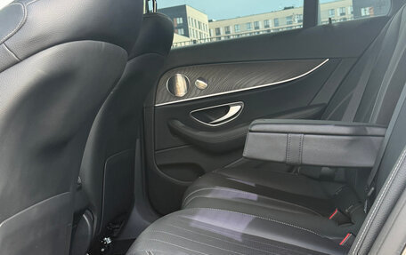 Mercedes-Benz E-Класс, 2022 год, 4 500 000 рублей, 14 фотография