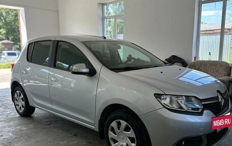 Renault Sandero II рестайлинг, 2017 год, 860 000 рублей, 5 фотография